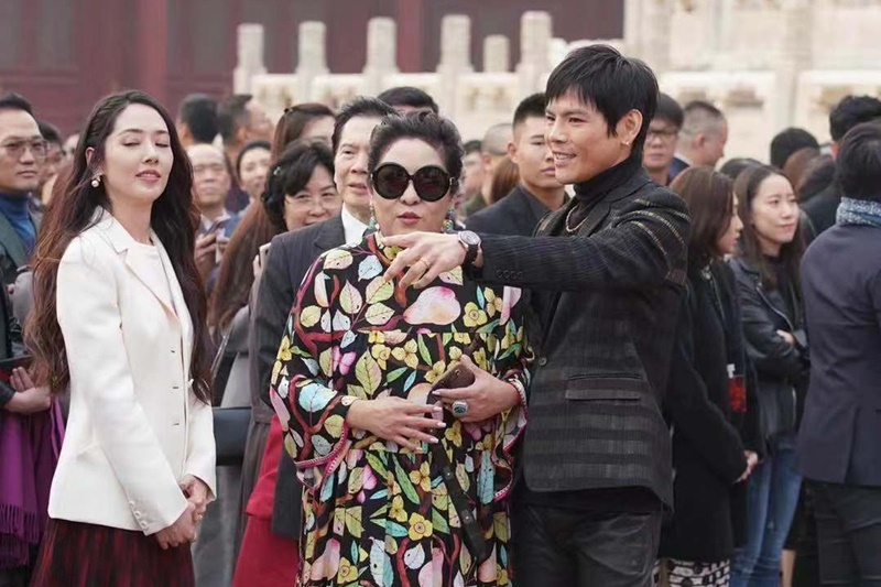 vo chong ong trum Huong Hoa Cuong anh 2