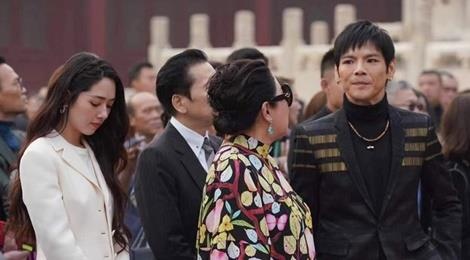 Vo chong Huong Hoa Cuong du su kien voi con dau sau mau thuan hinh anh