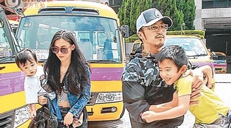 Ta Dinh Phong phu nhan quan he cha con bat hoa hinh anh