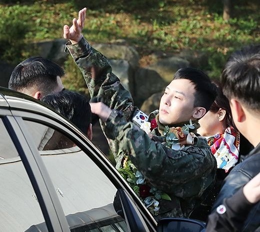 G-Dragon xuat ngu anh 8