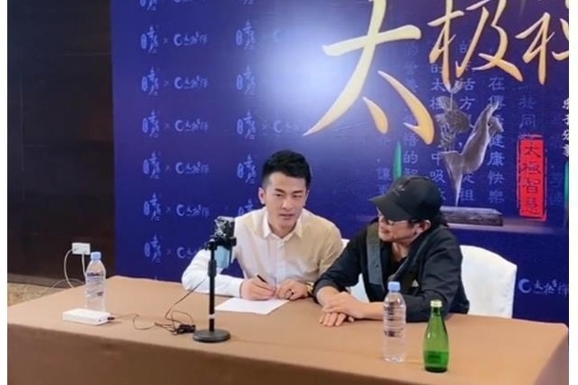 Ly Lien Kiet bi benh anh 1