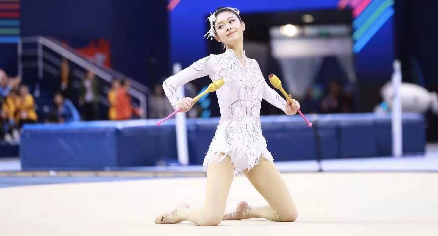 Dan my nhan Trung Quoc toa sang trong cuoc thi the duc dung cu hinh anh