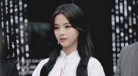 Duong Sieu Viet lung tung khi du su kien tai Han hinh anh