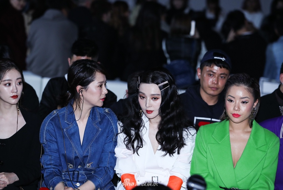 Pham Bang Bang xem thoi trang anh 1