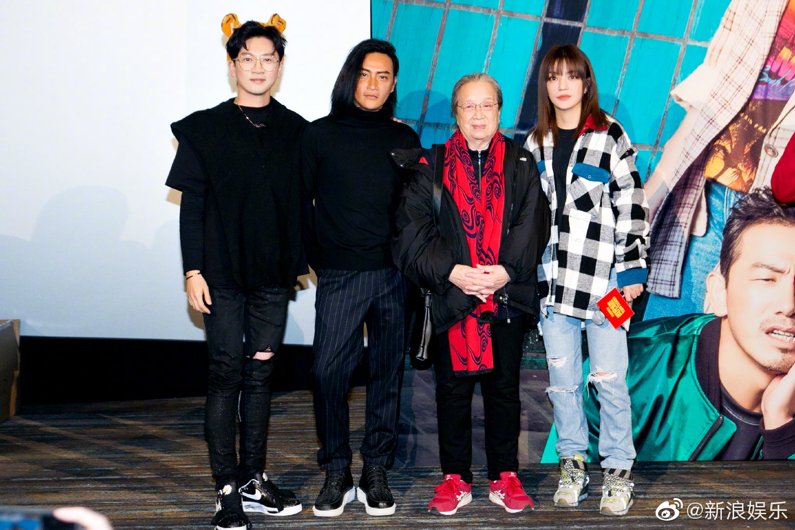 dan dien vien Hoan Chau Cach Cach anh 1