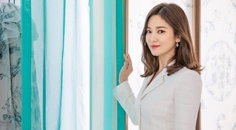 Song Hye Kyo song binh di sau khi ly hon hinh anh
