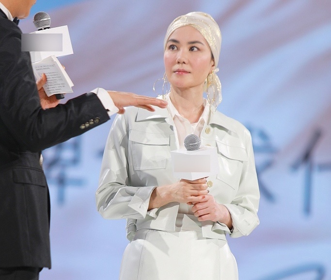 Vuong Phi tre trung anh 4