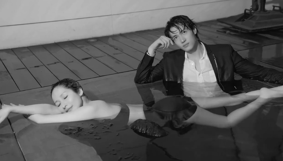 Diva Dai Loan say dam tinh tre kem 16 tuoi hinh anh