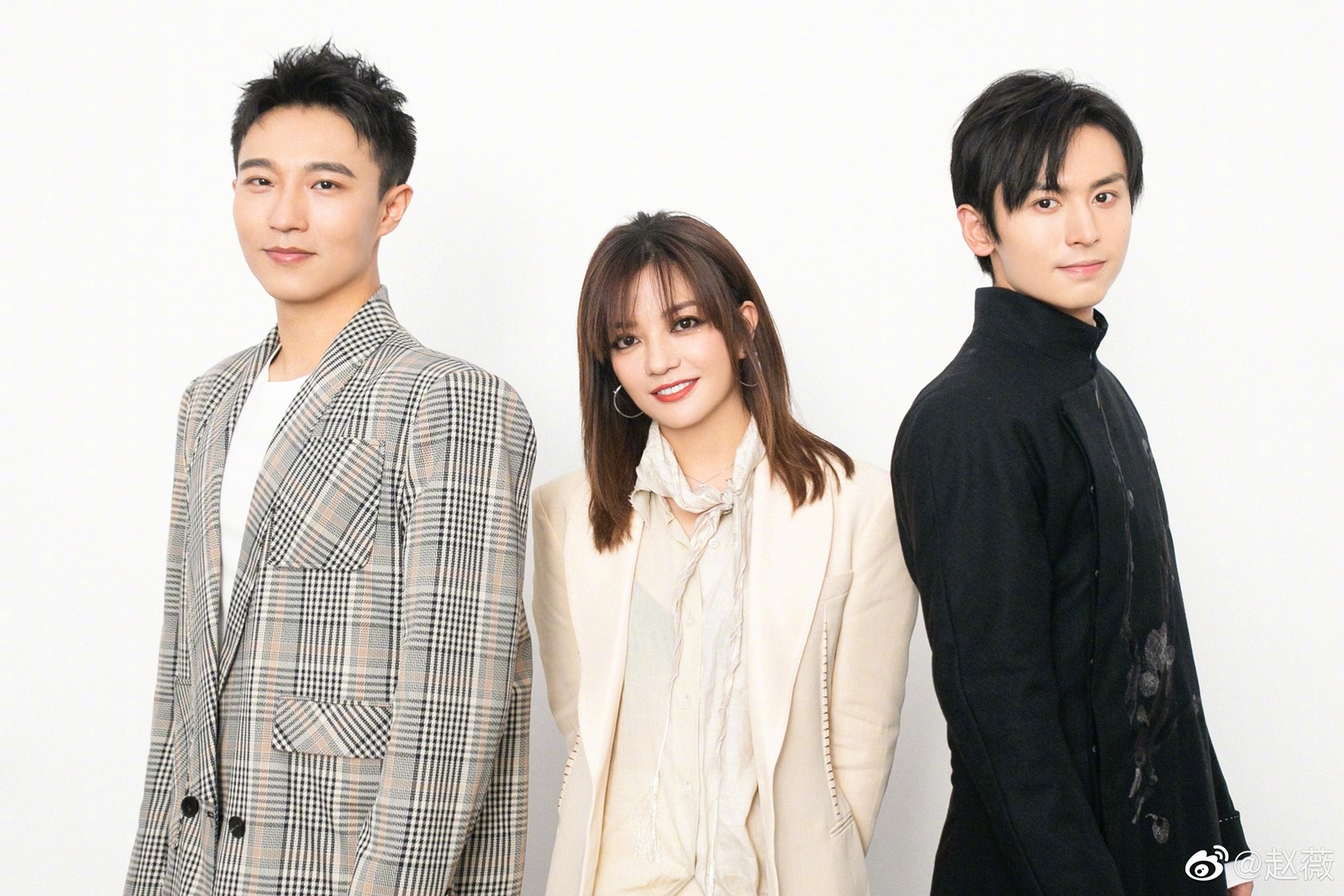 Trieu Vy chinh sua anh qua da anh 1