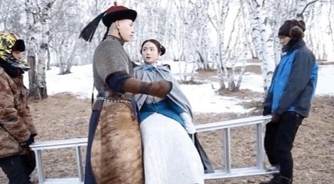 Nam dien vien Trung Quoc khong be noi ban dien nu tren phim truong hinh anh