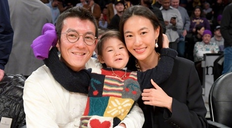 Tran Quan Hy hanh phuc ben nguoi mau Victoria's Secret hinh anh