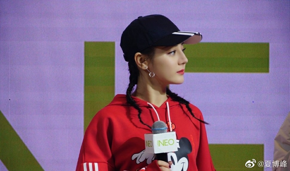 anh khong chinh sua cua Dich Le Nhiet Ba anh 7