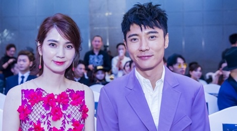 Hong Han va Truong Dan Phong sanh doi sau be boi ngoai tinh hinh anh