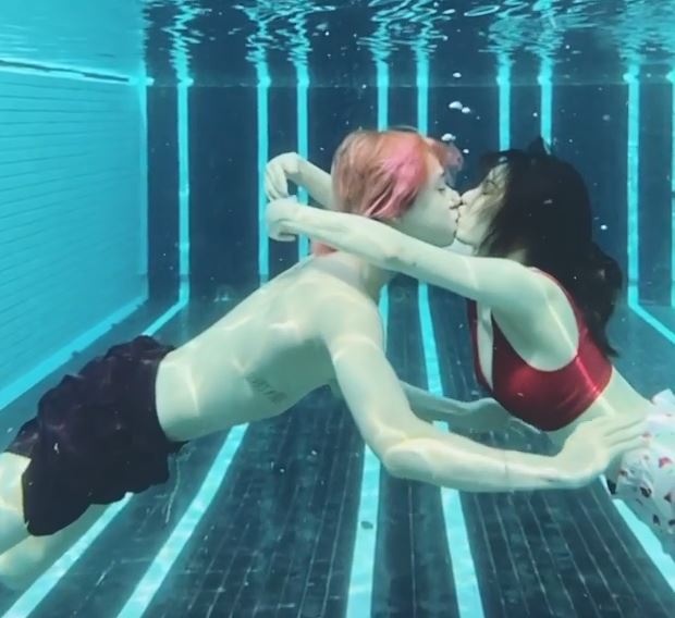 HyunA va ban trai anh 1