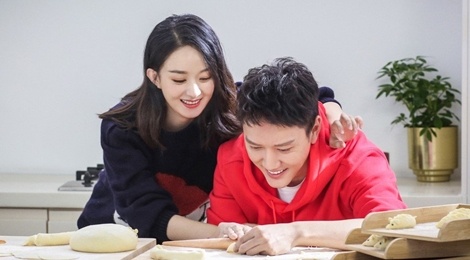 Trieu Le Dinh hanh phuc ben Phung Thieu Phong hinh anh