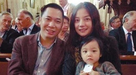 Trieu Vy than thiet voi con rieng cua chong hinh anh