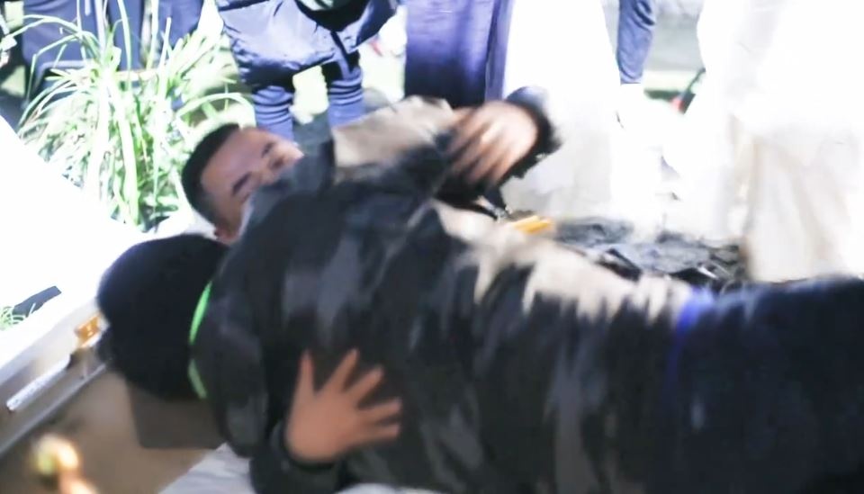 Hau truong canh nong cua Dich Le Nhiet Ba va Cao Vy Quang hinh anh