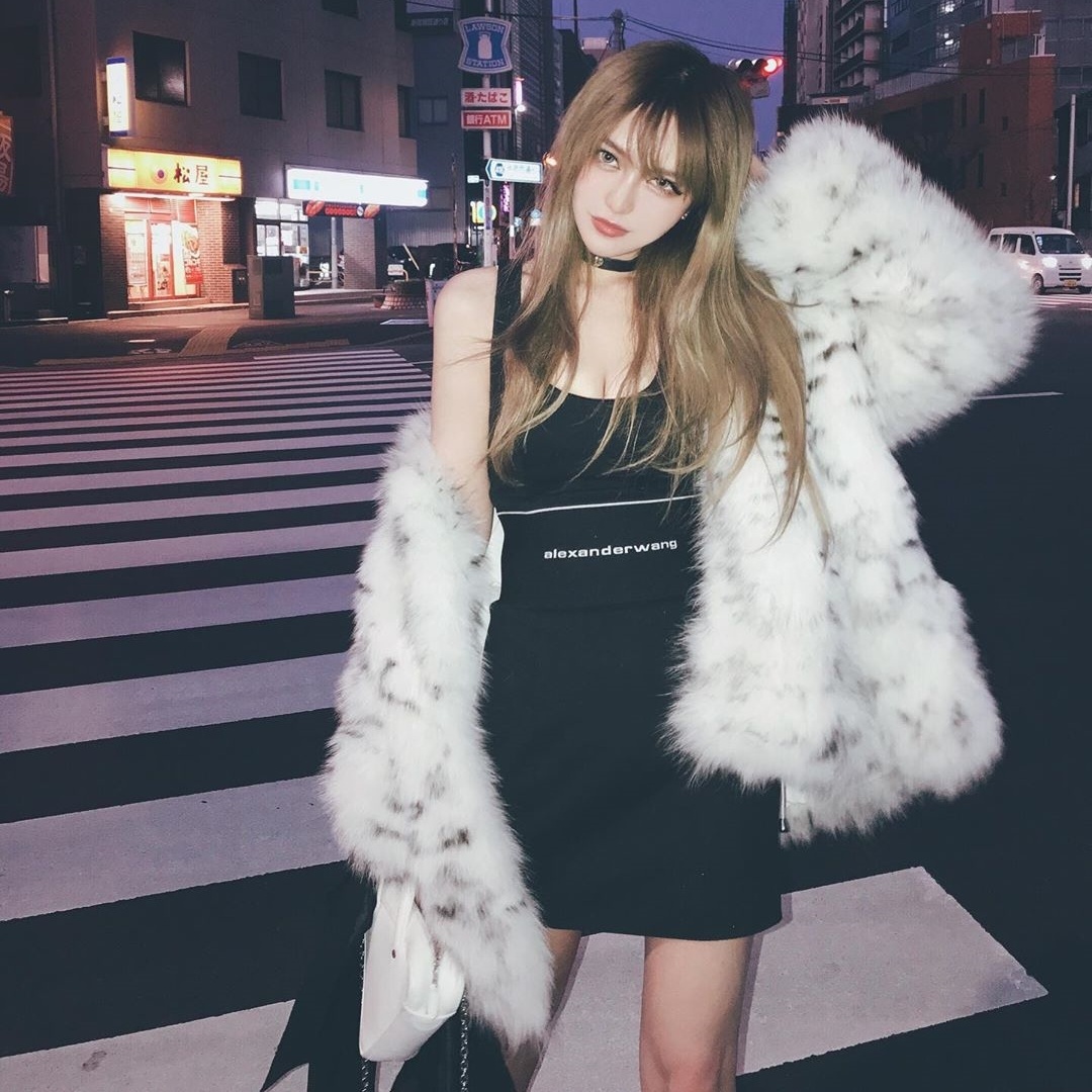 ban gai La Chi Tuong anh 1