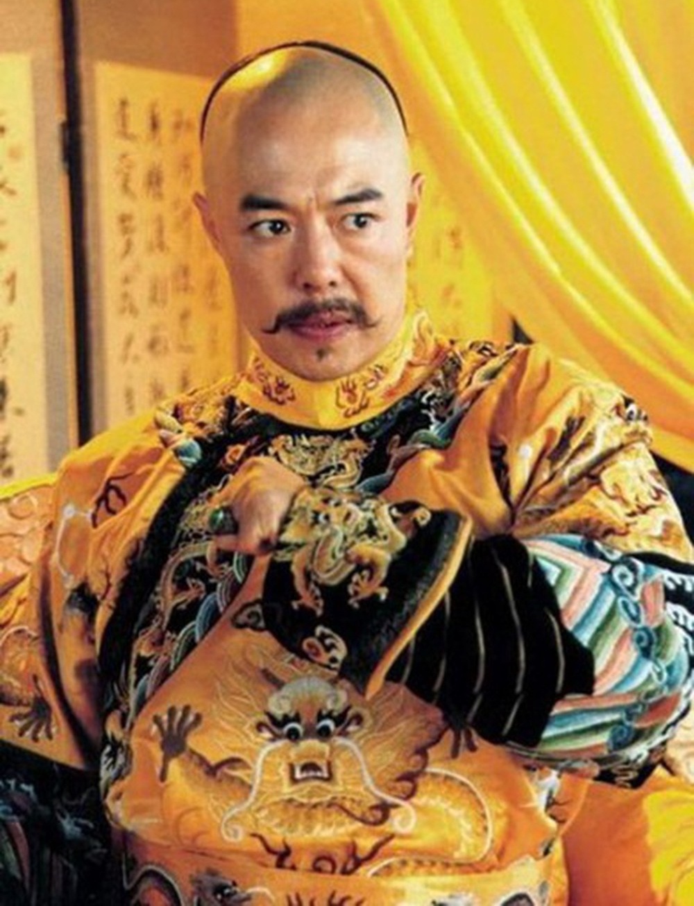 Hoan Chau cach cach anh 7