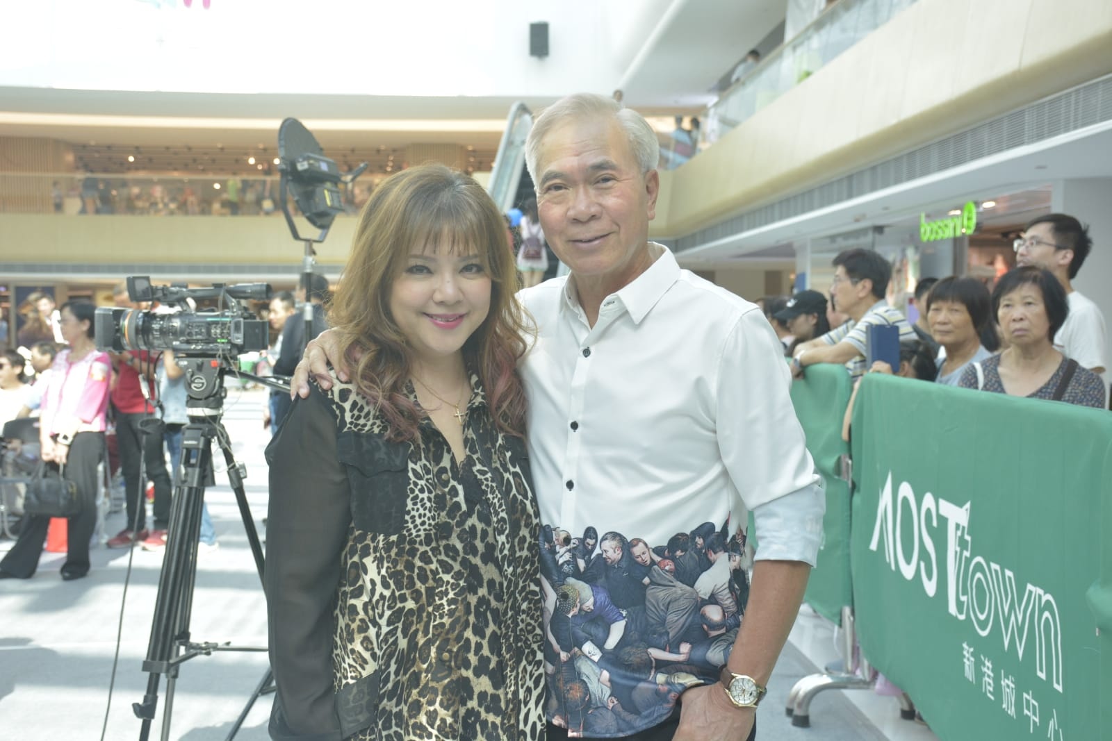 Ly Long Co mat con anh 1