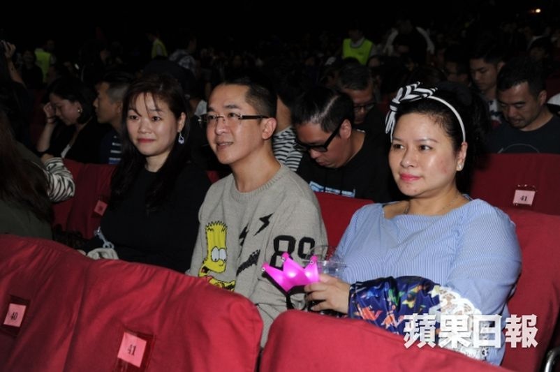 Dang Trieu Ton co nhieu ban gai anh 1