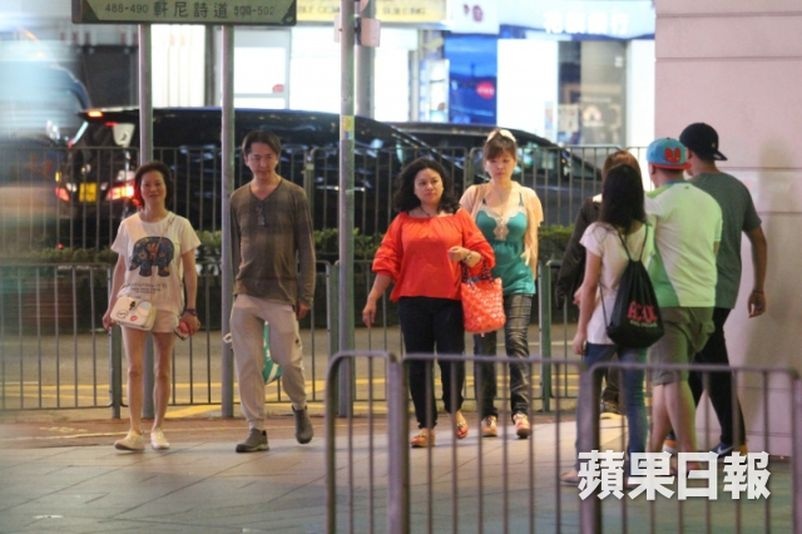 Dang Trieu Ton co nhieu ban gai anh 2