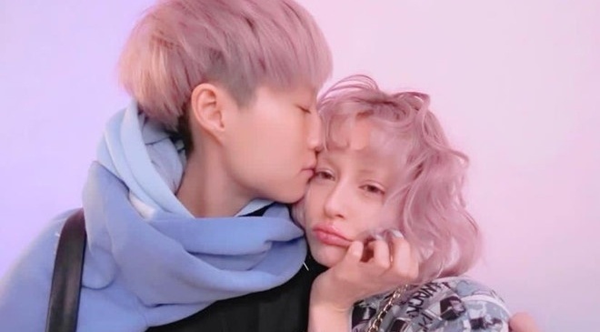 Con gai Thanh Long ly hon ban doi dong tinh? hinh anh