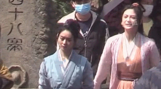 Trieu Le Dinh kho chiu voi dan em sau on ao bi cuop dat dien hinh anh
