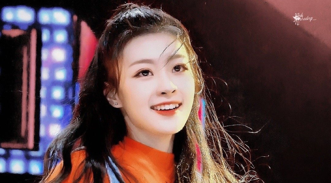 'Hoa khoi hoc duong' Vuong Thua Tuyen tuoi tan trong phan trinh dien hinh anh