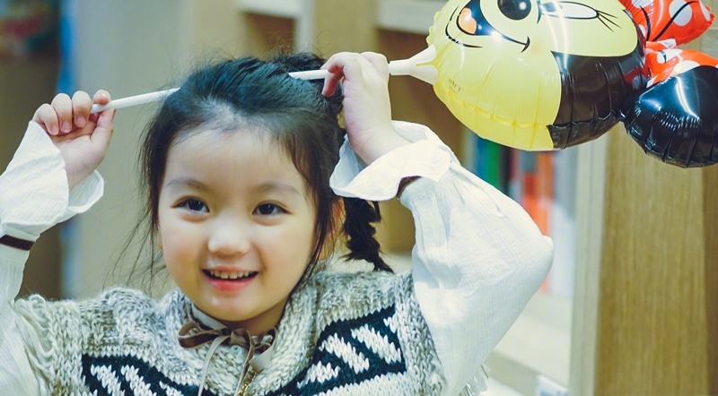 Sao nhi Trung Quoc vat va nuoi song ca gia dinh hinh anh