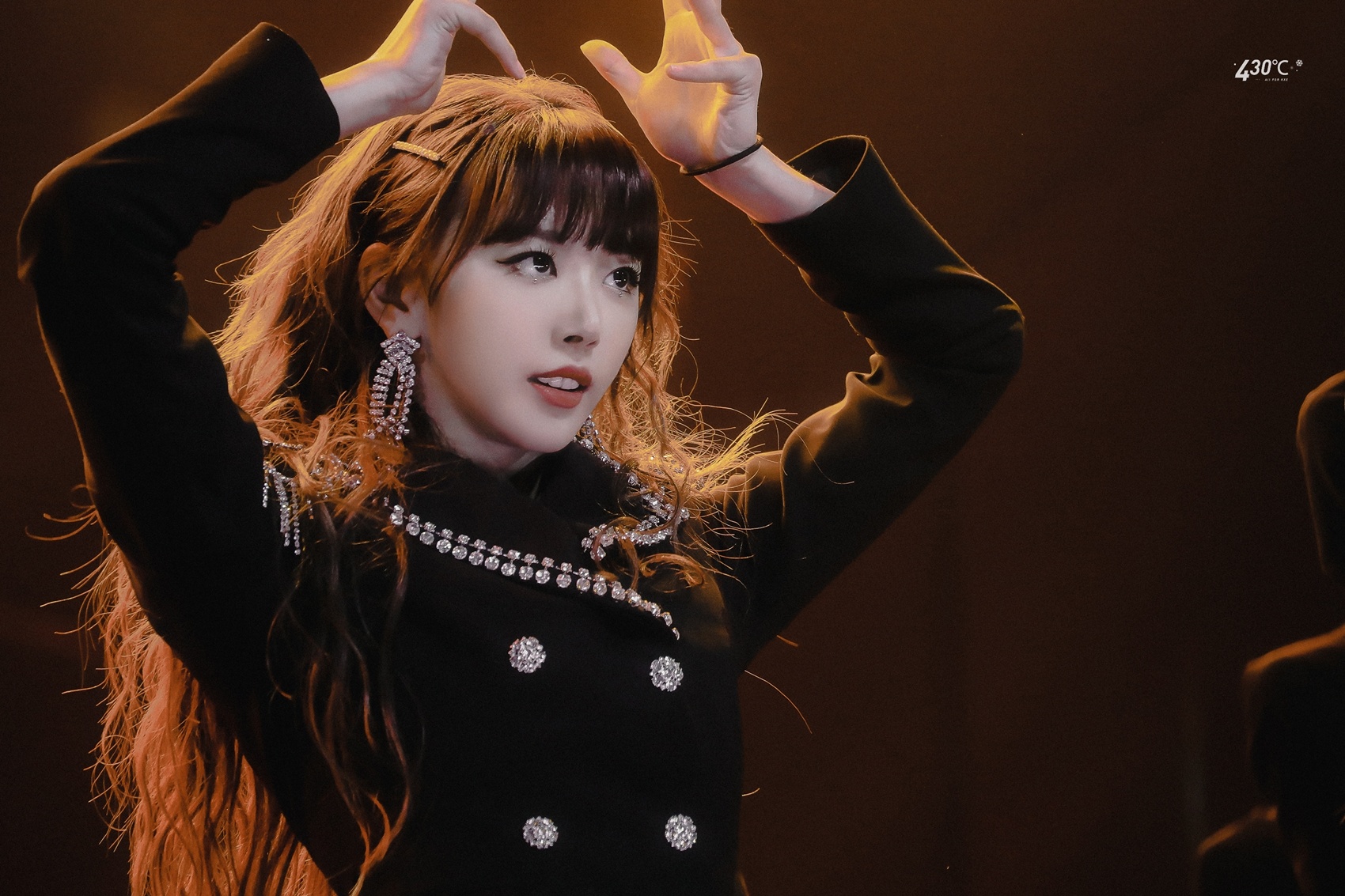 Man nhay quyen ru cua Khong Tuyet Nhi hinh anh