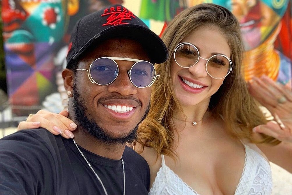 Tien ve Fred va chuyen tinh dua lech cung ban gai la nha khoa hoc hinh anh