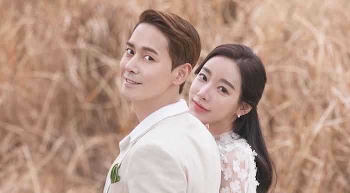 Nam ca si Han Quoc ly hon sau mot nam cuoi hinh anh