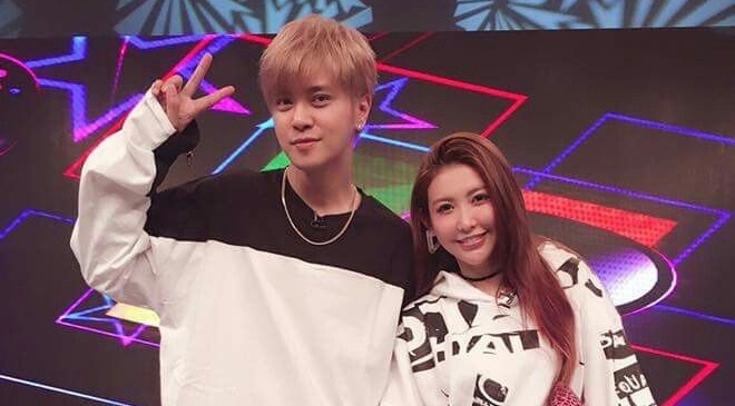 La Chi Tuong va nguoi tinh bi duoi khoi show giai tri hinh anh