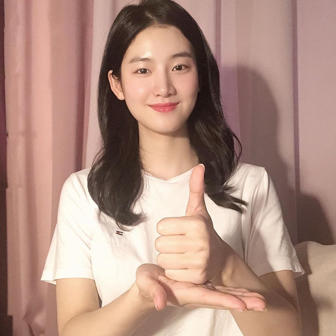 nu chinh Extracurricular anh 13