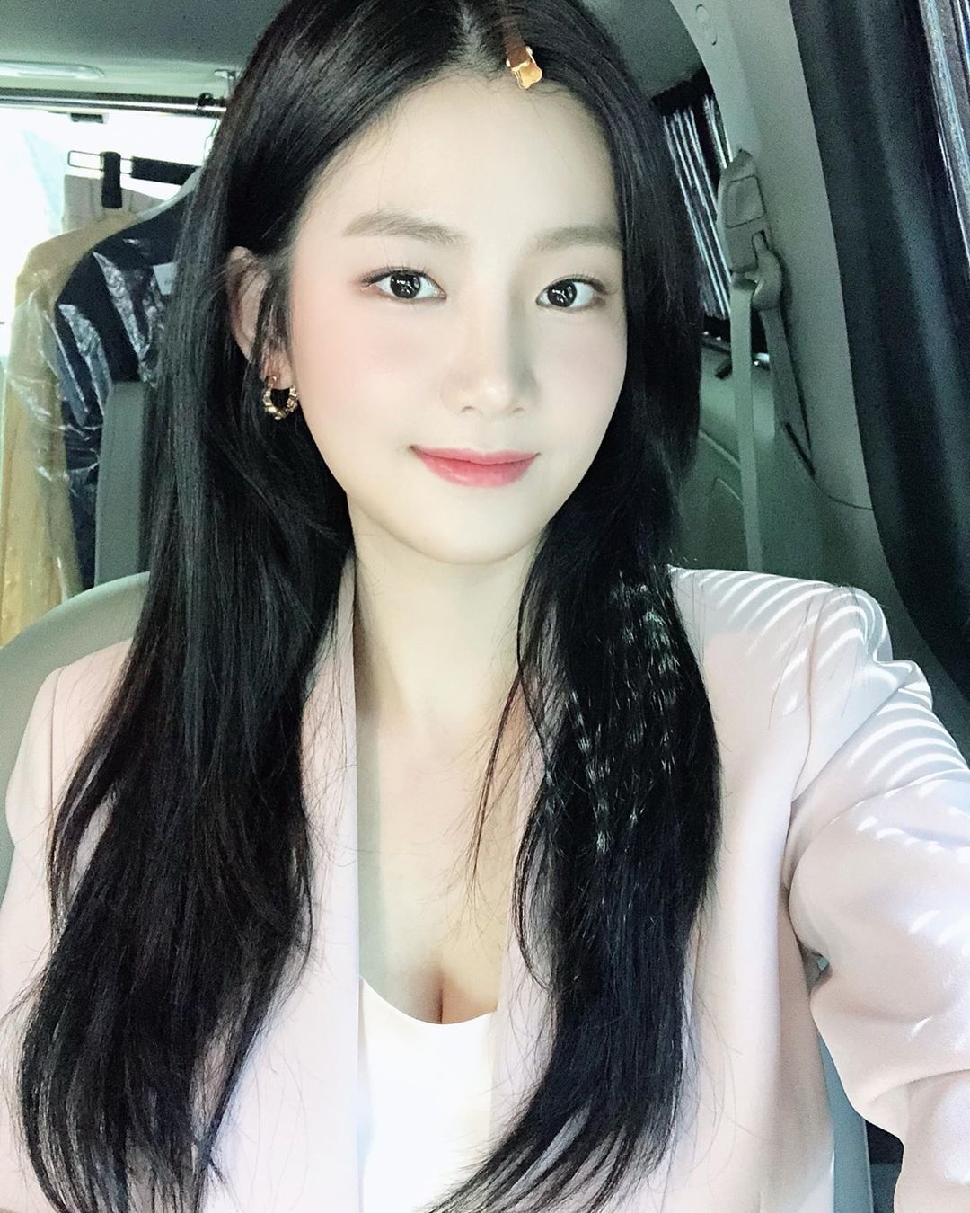 nu chinh Extracurricular anh 6