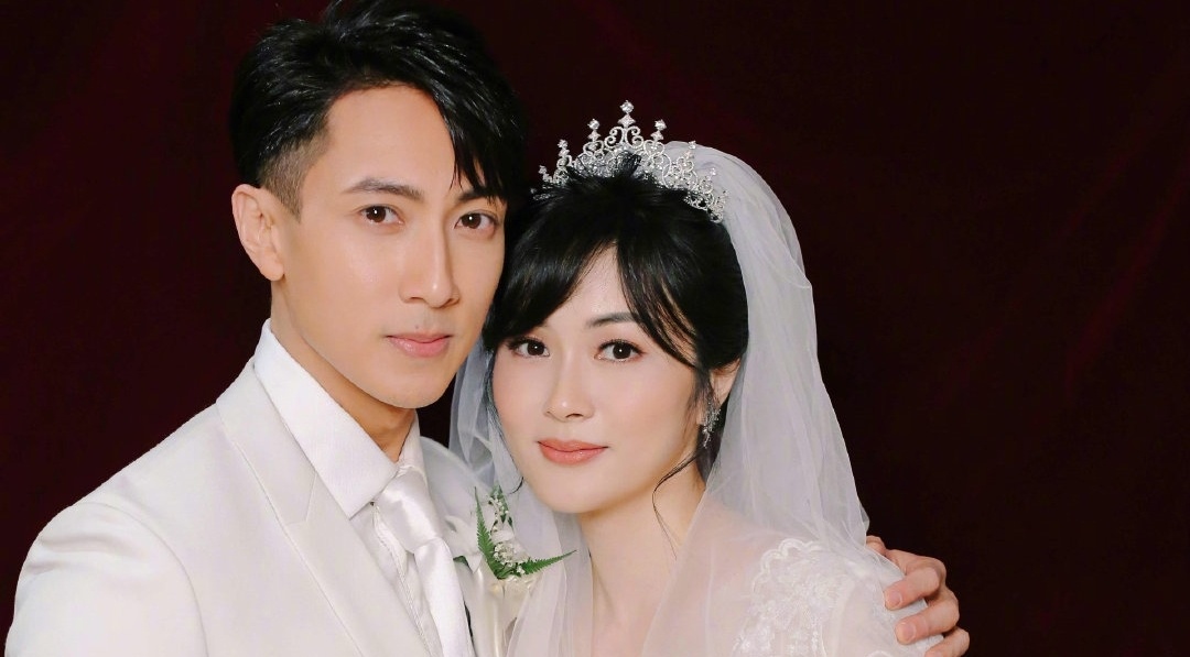 Ngo Ton chup anh cuoi sau 16 nam giau kin vo hinh anh