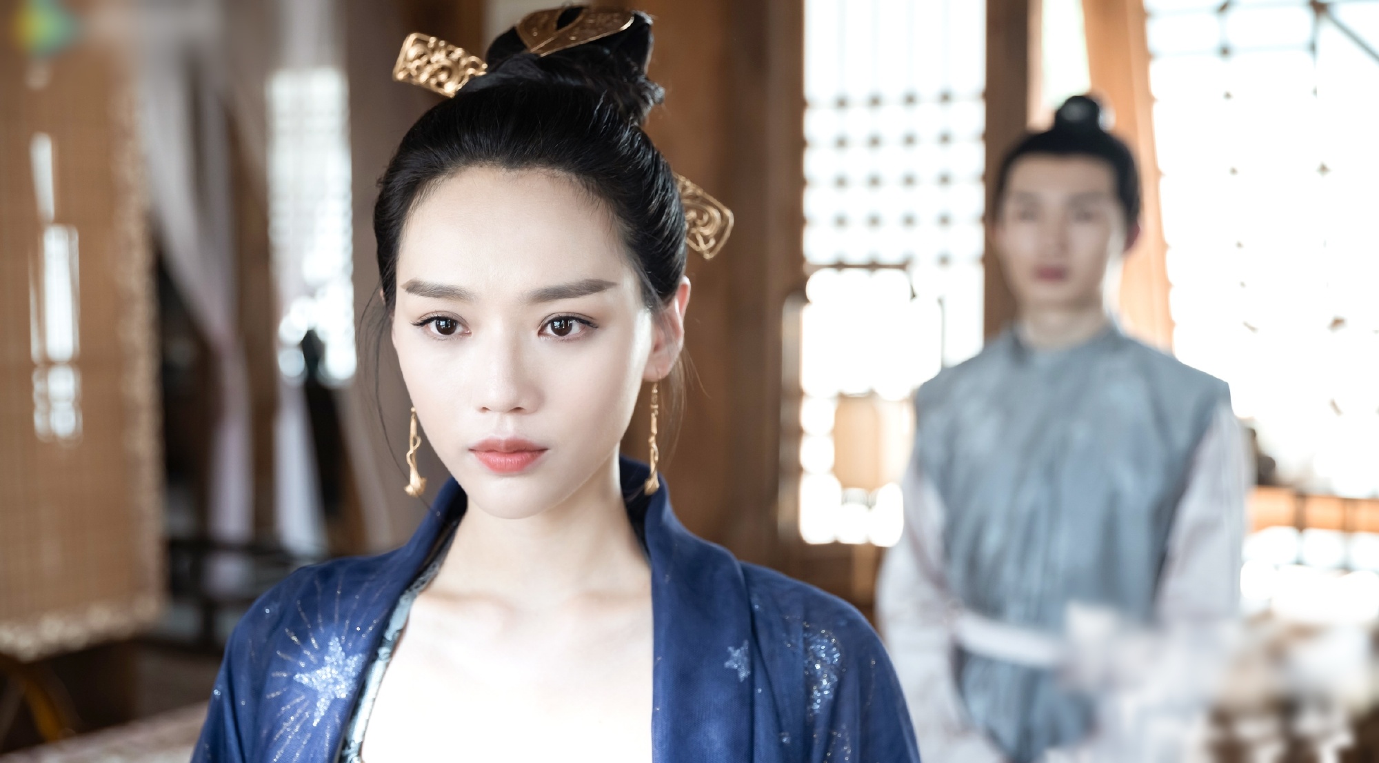 Nguoi dep co trang bi chi trich vi ‘dem so’ thay loi thoai hinh anh