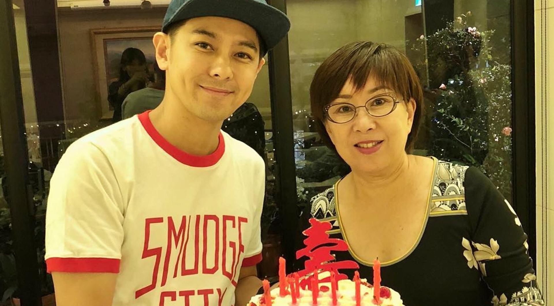 Lam Chi Dinh han me vi bo nha ra di khi anh moi 11 tuoi hinh anh