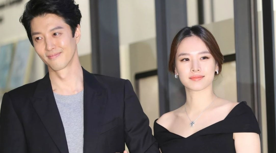 Tai tu 'Chuyen tinh Paris' Lee Dong Gun ly hon vo sau 3 nam hinh anh