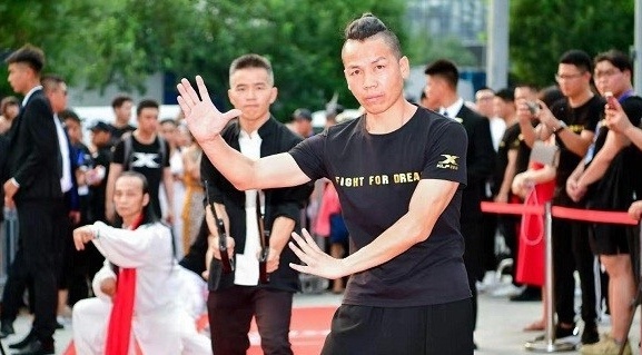 Vo su mao nhan truyen nhan 'Hang long thap bat chuong' cua Kim Dung hinh anh