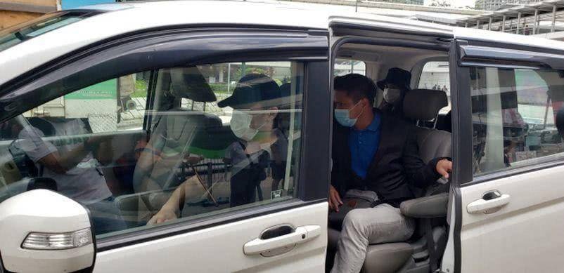 Ha Hong San qua doi anh 1