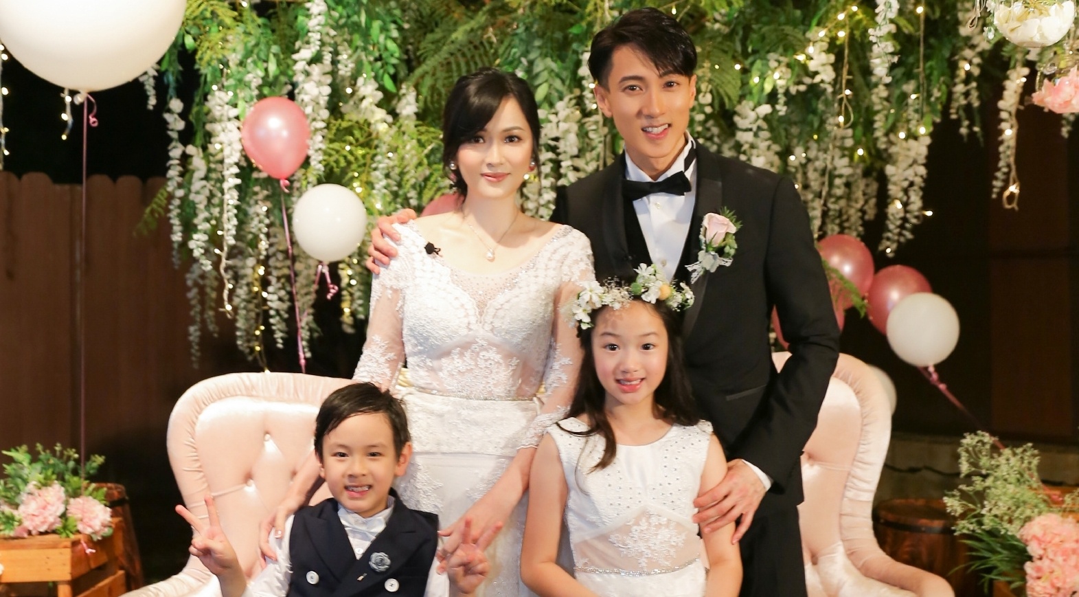 Ngo Ton va vo to chuc hon le sau 24 nam ben nhau hinh anh