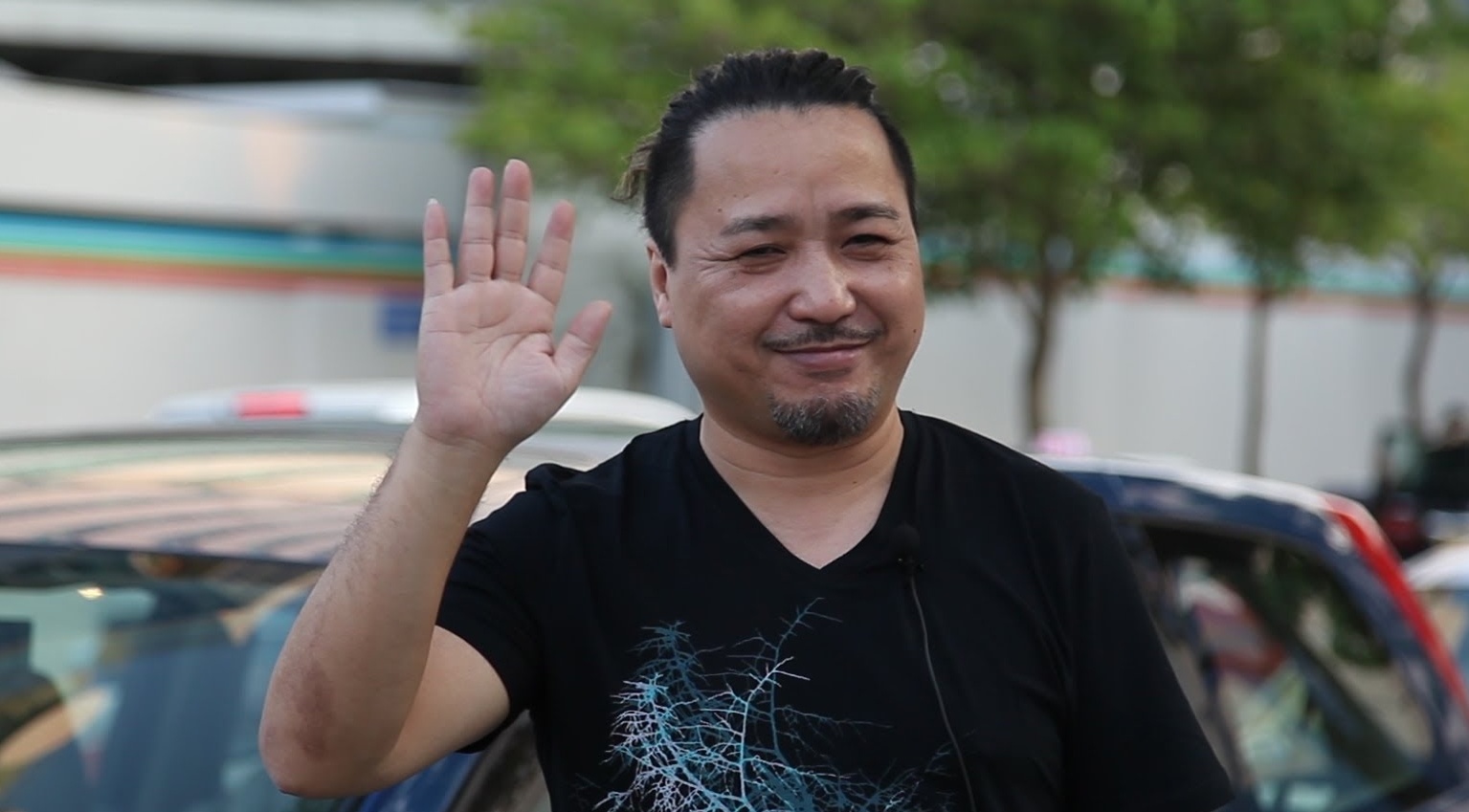 Tai tu 'Thien long bat bo' bi mang khi nghi dien di ban hang hinh anh