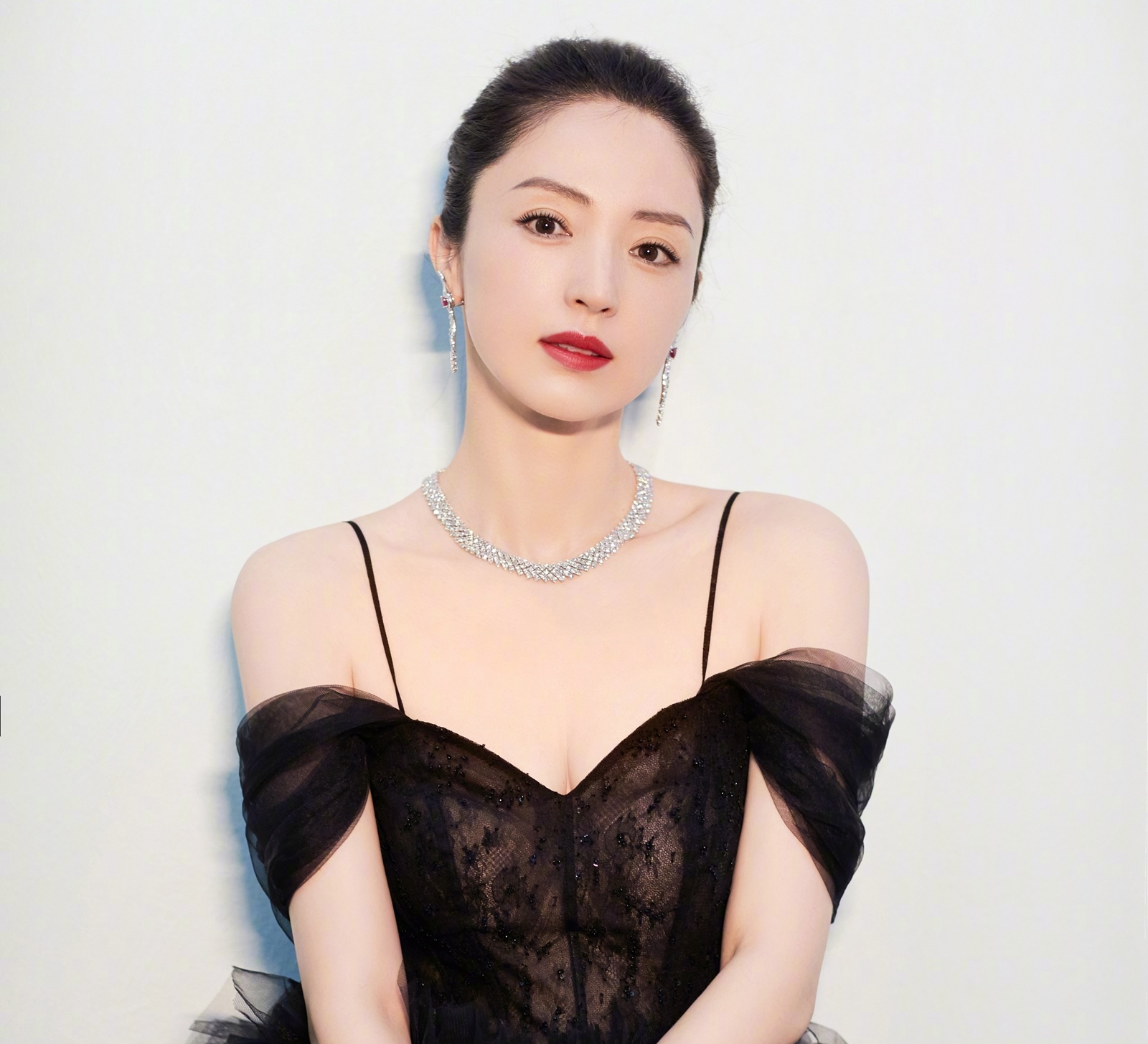 Dong Tuyen bi danh ghen anh 1