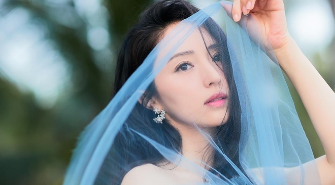 'Dieu Thuyen' Dong Tuyen bi danh ghen khi hen ho dai gia co vo? hinh anh