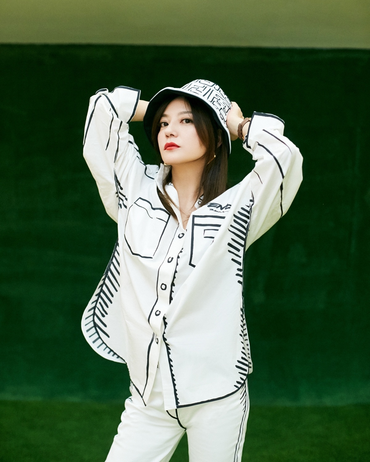 Trieu Vy tre trung anh 5