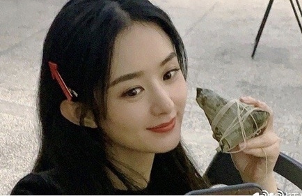 Anh chua qua chinh sua duoc khen xinh dep cua Trieu Le Dinh hinh anh