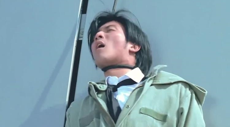 Ta Dinh Phong tung suyt mat mang vi day thung hinh anh