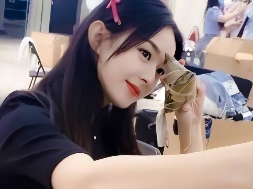 Gan 1.000 khan gia tu tap xem Trieu Le Dinh quay show hinh anh